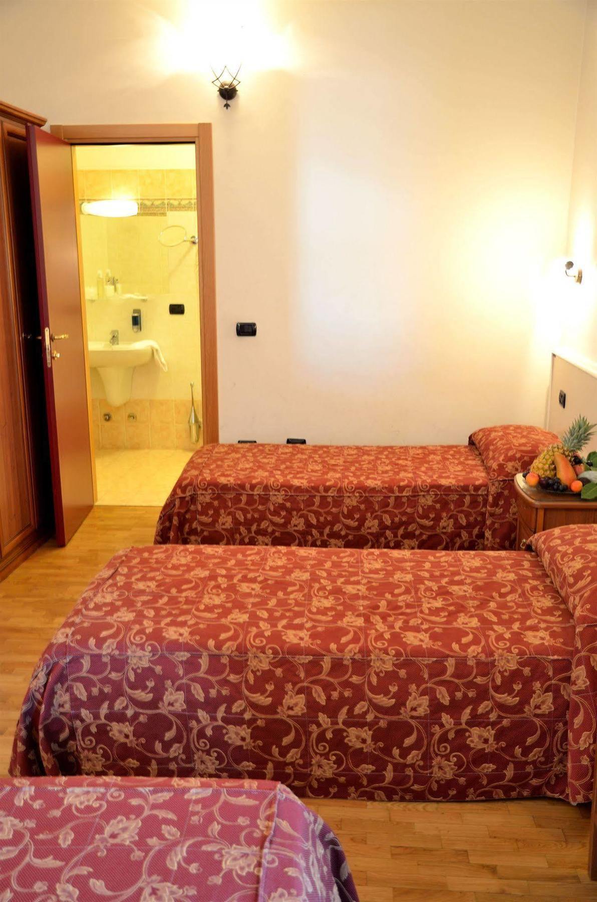 Hotel Hdomus Nogarole Rocca Eksteriør billede